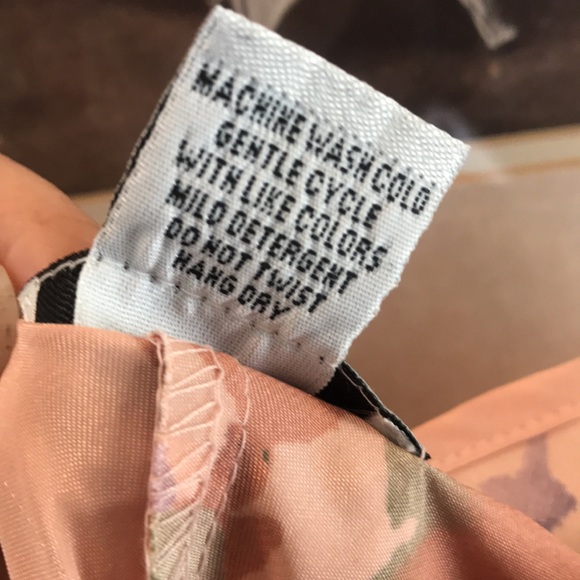 NWOT AVENUE LINGERIE 🌷 WITH MATCHING ENVELOPE STYLE BUTTON CLOSURE STORAGE BAG - Picture 9 of 12